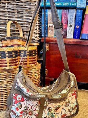 LeSportsac Deluxe Everyday Bag Floral Crossbody Bag in Brown & Multicolor